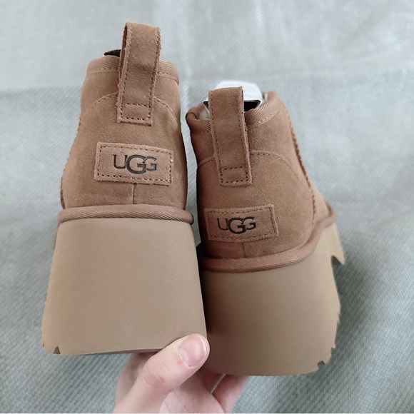 NIB UGG Mini New Heights Suede Ankle Booties - Picture 6 of 9